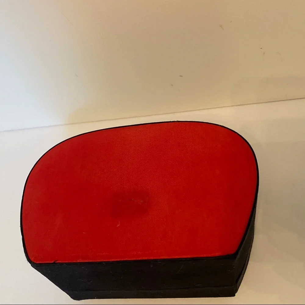 BOX JEWELRY ORGANIZER TRINKET BLACK SATIN PEACOCK RED LINING STORAGE HOME